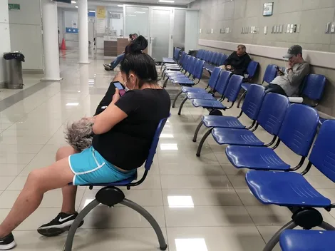 Clínicas acusan que Isapres y Fonasa les adeudan cerca de US$700 millones