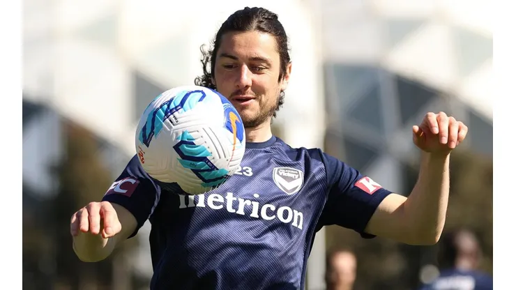 Marco Rojas está cerca de dar el salto de Nueva Zelanda a Colo Colo. Alguna vez contó la historia de su padre chileno.