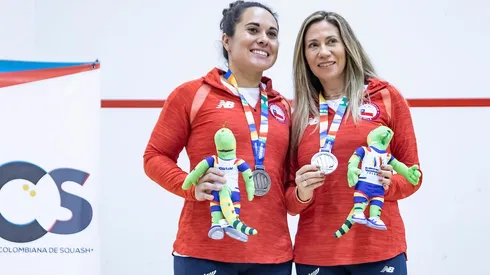 Giselle Delgado y Ana María Pinto con sus medallas