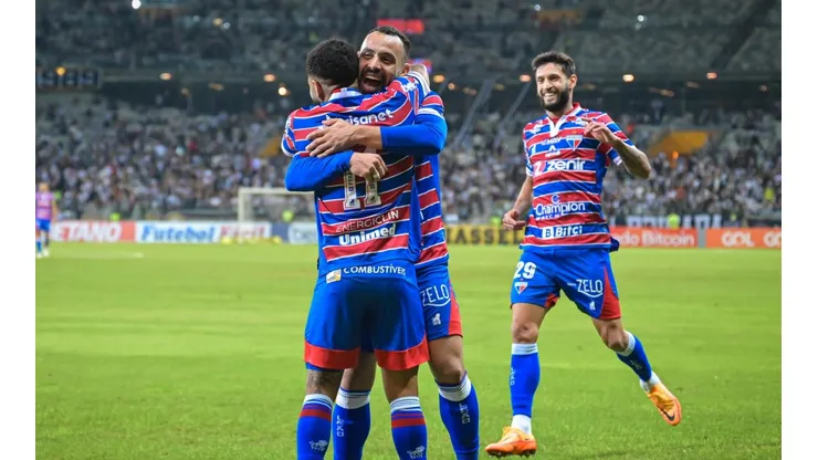 Fortaleza dejó en el camino a Colo Colo para llegar a los octavos de final.