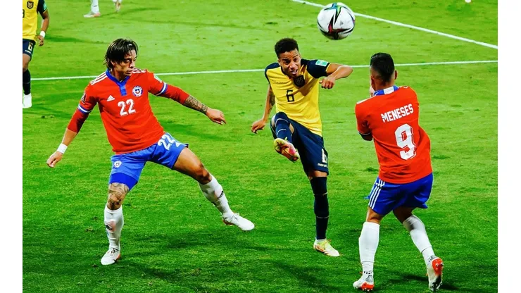 Llegó el documento FIFA por el rechazo de la demanda chilena a Ecuador y Byron Castillo.