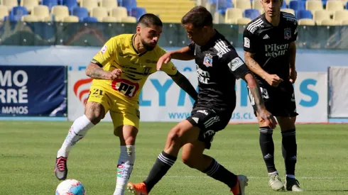 Bryan Carvallo ante Colo Colo con la camiseta de la Universidad de Concepción, que vistió en la temporada 2020.