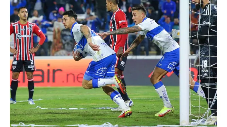Universidad Católica redujo la distancia en el segundo tiempo, pero Sao Paulo sacó la tarea con ocho jugadores