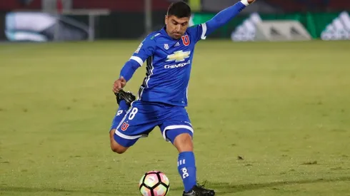 Pizarro desempolvó los zapatos y se lució en el fútbol amateur con golazo de tiro libre.