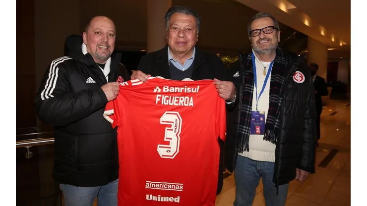 Elías Figueroa compartió con el Inter de Porto Alegre antes del partido con Colo Colo