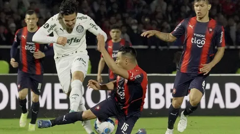 Palmeiras pone pie y medio en la próxima fase de Copa Libertadores con goleada ante Cerro Porteño.