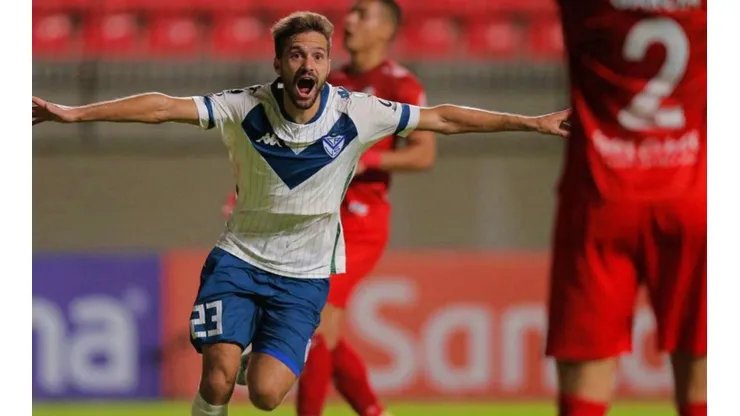 Agustín Bouzat anotó el único gol internacional de su carrera ante Unión La Calera en el Nicolás Chahuán Nazar