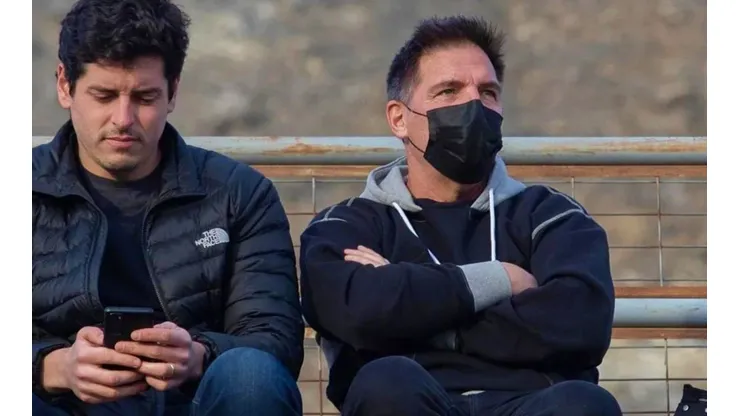 Aunque la tarde estaba helada, Eduardo Berizzo no quería perderse la posibilidad de asistir a dos partidos de la Copa Chile