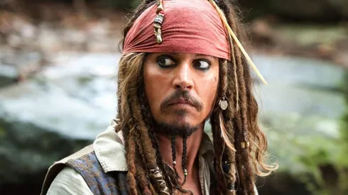 Johnny Depp como Jack Sparrow en la franquicia Piratas del Caribe.