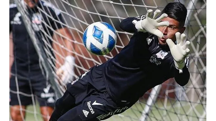 Bouzat y Cortés aparecen entre los citados de Colo Colo para el debut en Copa Sudamericana contra Inter.