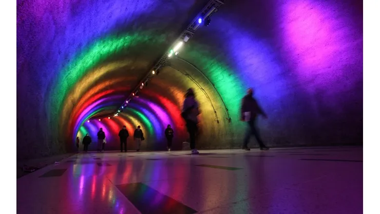 Intervención Metro de Santiago por el Mes del Orgullo