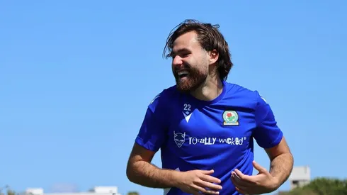 Brereton volvió sonriente a las prácticas de Blackburn que jugará un torneo en Portugal