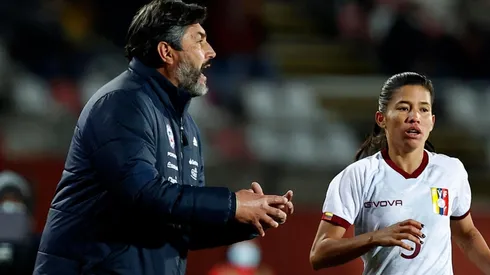 Letelier confirma que sigue buscando el XI de la Roja fem para la Copa