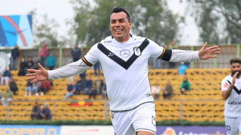 Esteban Paredes anotó a sus 44 años con Santiago Morning.