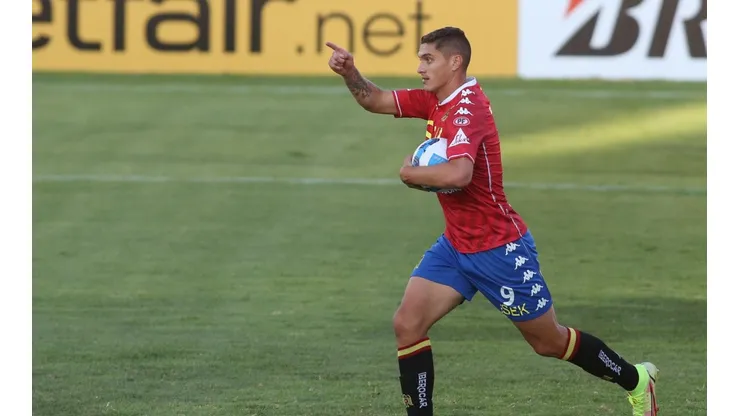 Lenadro Gárate fue la gran figura en la ida al convertir tres goles para Unión Española.