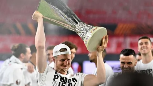 Hinteragger levanta el trofeo de la Europa League