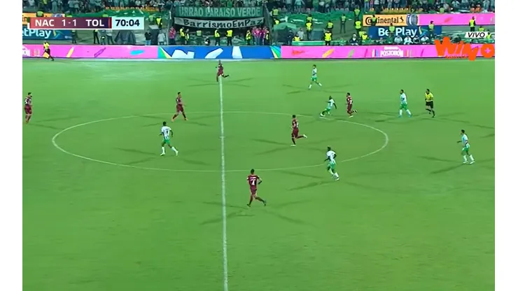 El zapatazo de 60 metros con el que Candelo puso el 2-1 del Atlético Nacional.