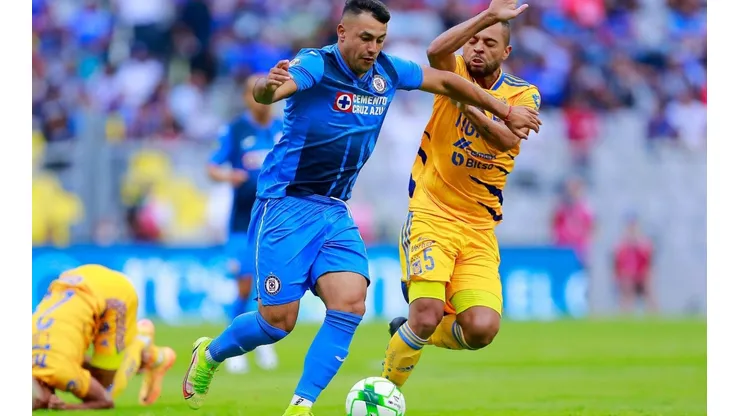 Iván Morales espera poder sumar más minutos en Cruz Azul de México.
