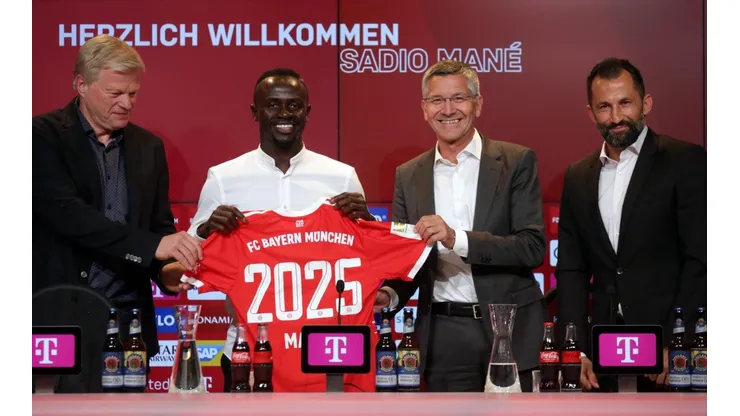 Sadio Mané en su presentación con el Bayern Munich