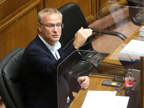 Senador Kast es acusado de mentir, una vez más, sobre la nueva Constitución