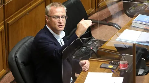 Senador Kast es acusado de mentir, una vez más, sobre la nueva Constitución