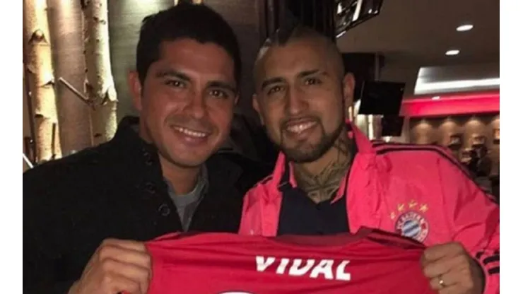 Miguel Riffo y Arturo Vidal mantienen una gran relación desde Colo Colo.