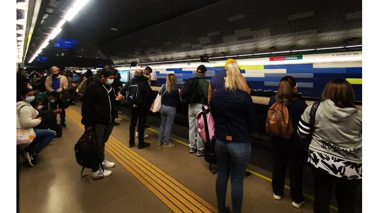 ¿A qué hora cierra el Metro de Santiago este miércoles 22 de junio?
