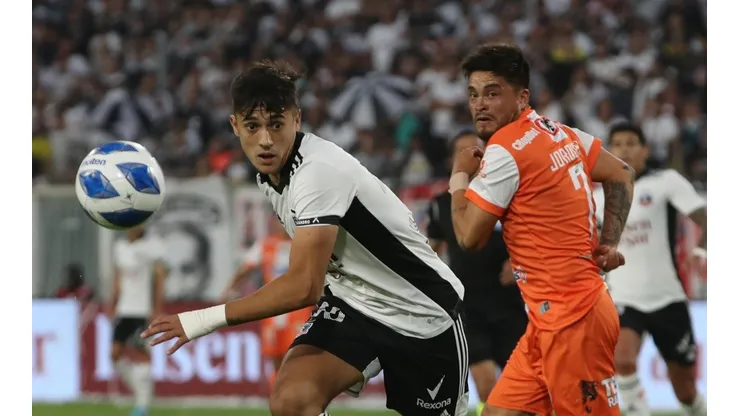Solari ya confirmó que va continuar en Colo Colo, aunque en el club saben de su molestia.
