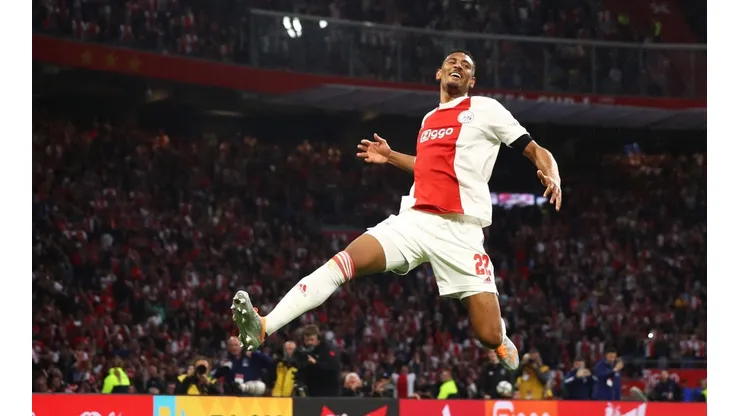 Sebastian Haller tiene todo listo para llegar al Dortmund
