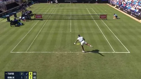 Tiafoe dio la vuelta al mundo con su servicio