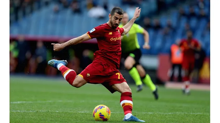 Henrikh Mkhitaryan viene de ganar la Conference League con la Roma