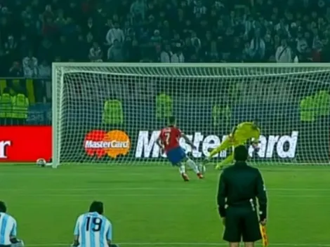 Penal "Panenka" cumple años: Chile lo celebra recordando a Alexis