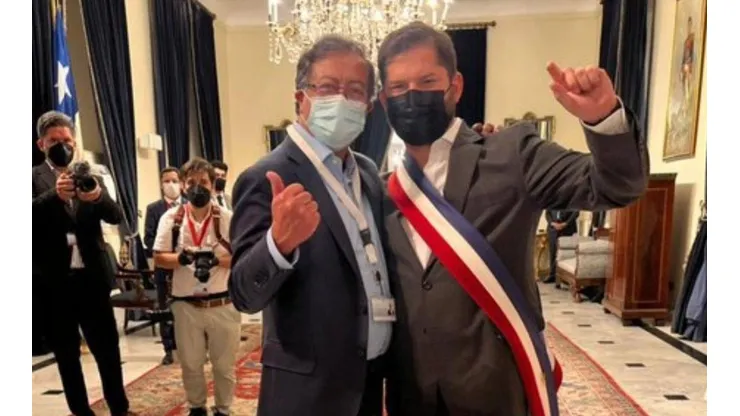 Petro y Boric durante la asunción del presidente chileno.