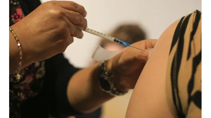 ¿Quiénes se pueden vacunar con la cuarta dosis esta semana?