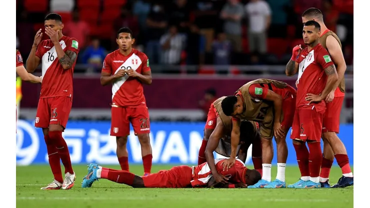 Los peruanos sienten que cayó una maldición en contra ante Australia