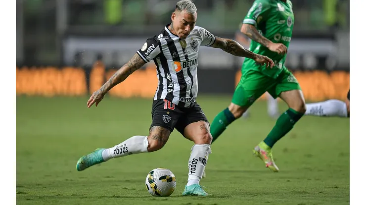 Eduardo Vargas tuvo un buen rendimiento en el triunfo del Galo.