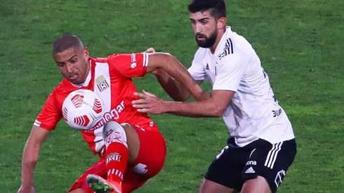 Leandro Benegas ante Colo Colo. El Cacique puede ser su próximo destino.