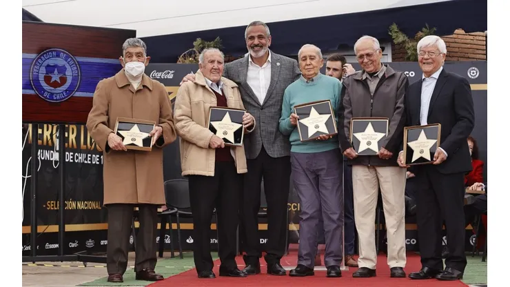 Jorge Toro, Sergio Navarro, Luis Eyzaguirre, Manuel Astorga y Humberto Chita Cruz recibieron un homenaje de la ANFP