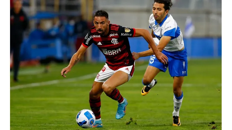El Flaco Leiva aplaude el inminente fichaje de Mauricio Isla en la Católica.