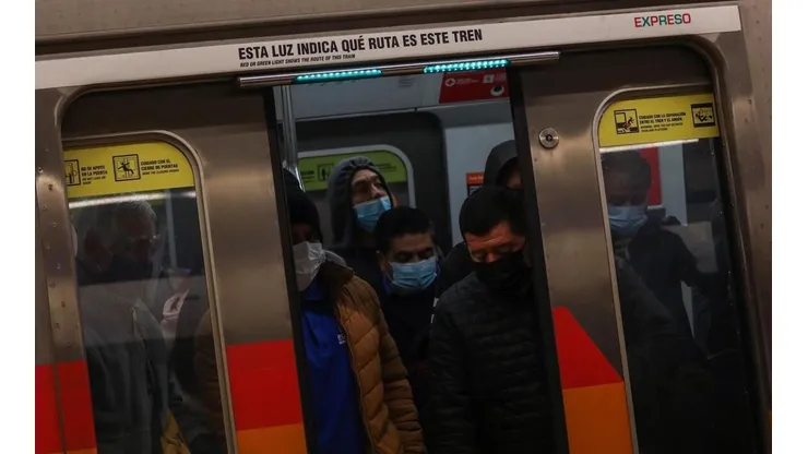 El Metro es uno de los pilares del transporte público de Santiago.