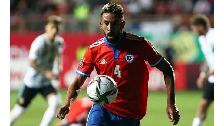 Mauricio Isla está cerca de ser el gran fichaje de la Católica para el segundo semestre.
