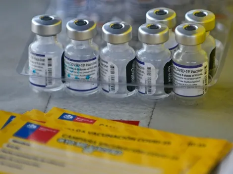 ¿Qué grupo etario experimentan más síntomas secundarios con la vacuna contra el Covid-19?