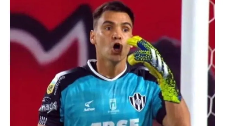 Toselli y Central caen contra Banfield en la Liga Profesional Argentina.