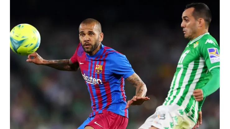 Dani Alves debe buscar equipo para llegar en forma a Qatar 2022.