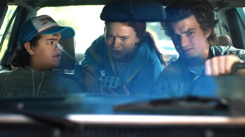 Una de las fortalezas de Stranger Things 4 Parte 1 es la línea argumental con el team Dustin/Steve.