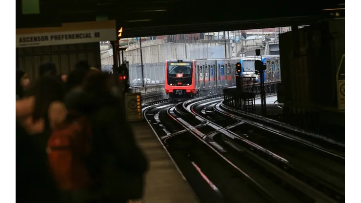 Conoce aquí el horario del Metro de Santiago
