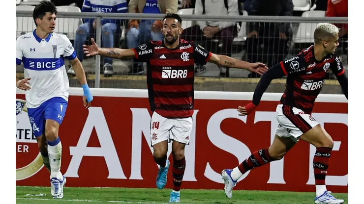 Mauricio Isla podría regresar al club que lo formó y en el cual no alcanzó a debutar.