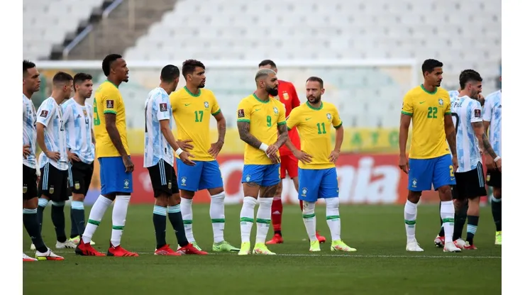 Las selecciones de Brasil y Argentina durante el papelón del 2021