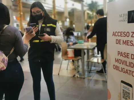 Minsal recibe lluvia de críticas por flexibilización del Pase de Movilidad