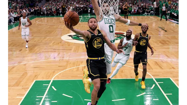 Stephen Curry y los Warriors regresan a San Francisco con una sonrisa y con la victoria.